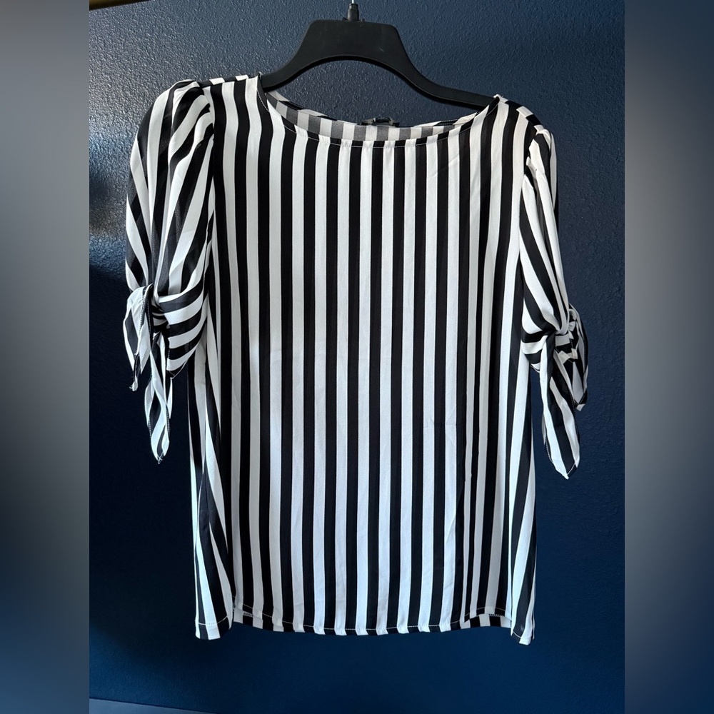 Ann Taylor - Black and White Striped Women's Top